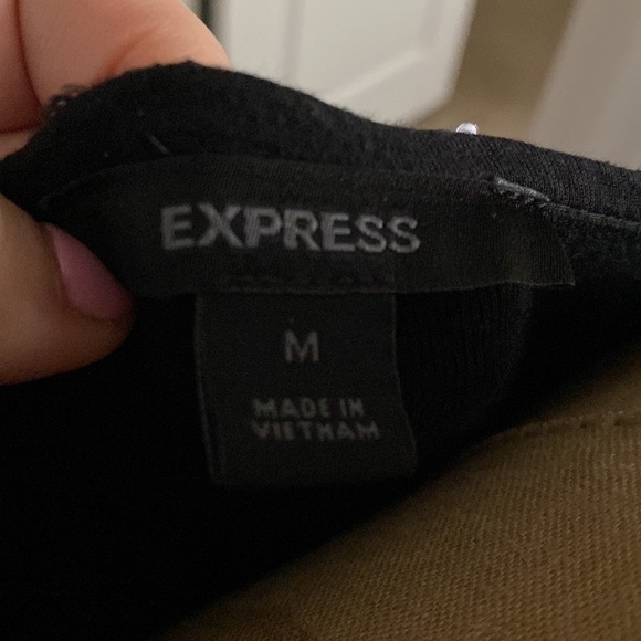 Express top with sequin - Picture 4 of 6